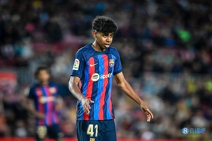 Tương lai đầy hứa hẹn, Yamal là cầu thủ đầu tiên trong lịch sử La Liga ghi 4 bàn trước 17 tuổi